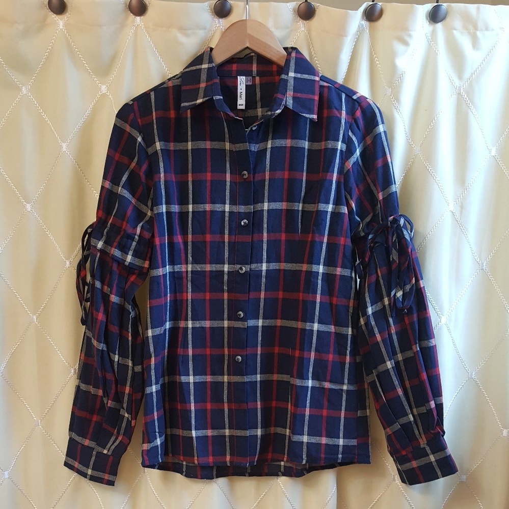 Lori & Mari Plaid button up shirt